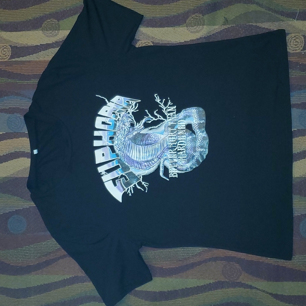 NovelT mens graphic tee